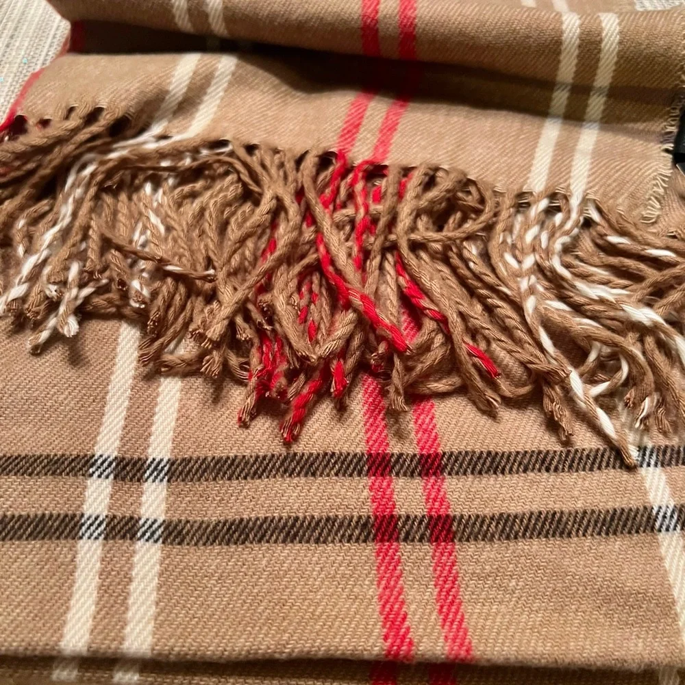 Steve Madden Camel Plaid Fringe Scarf. NEW. 20